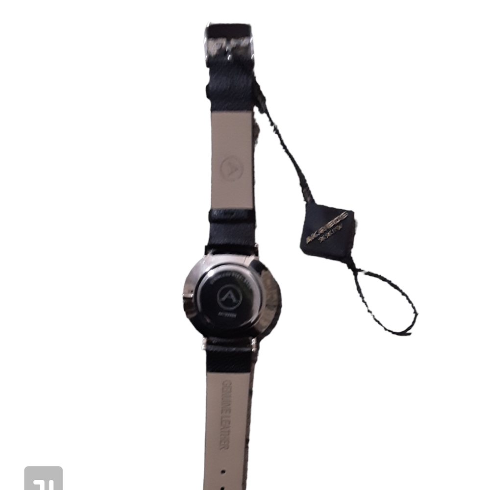 Watch - Picture 3 of 4